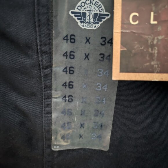 DOCKERS Classic Fit Strait Leg Pleated Navy Blue Size 46-34 NWT - Picture 2 of 3